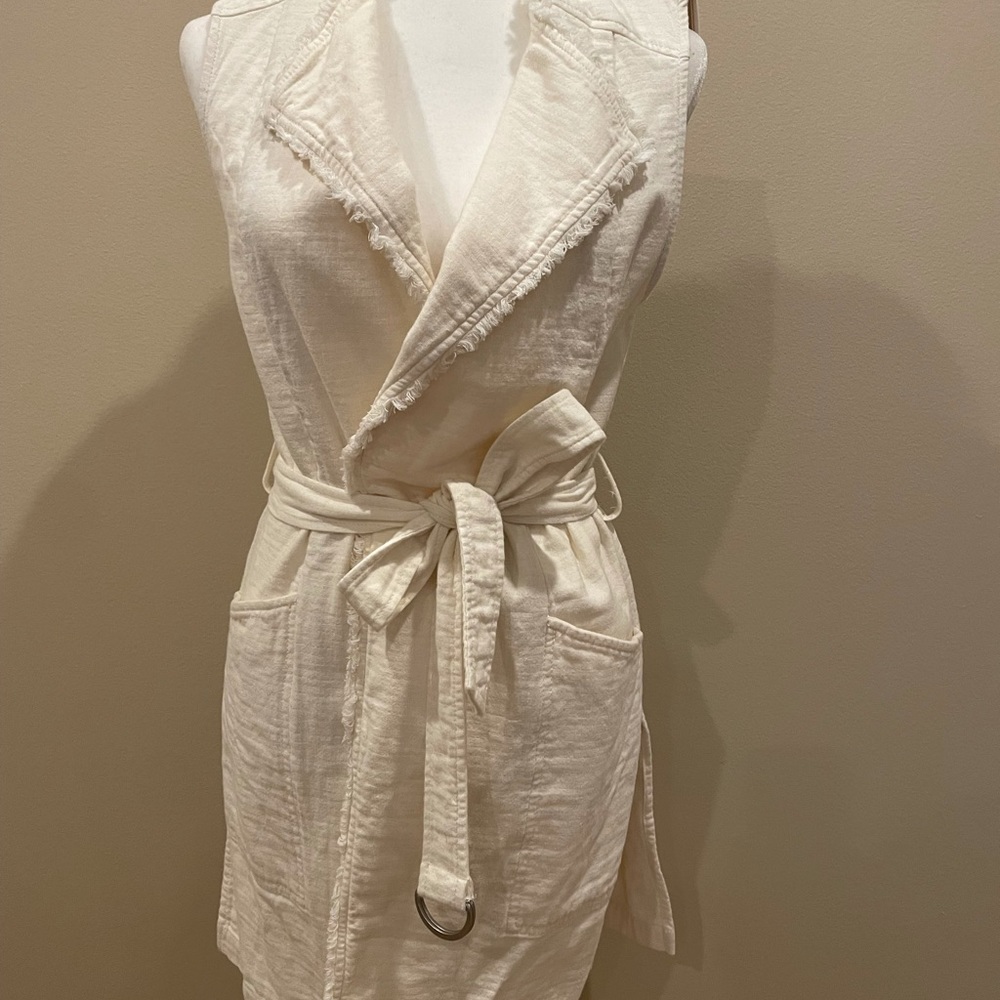 Anthropologie Woman’s vest in cotton linen blend